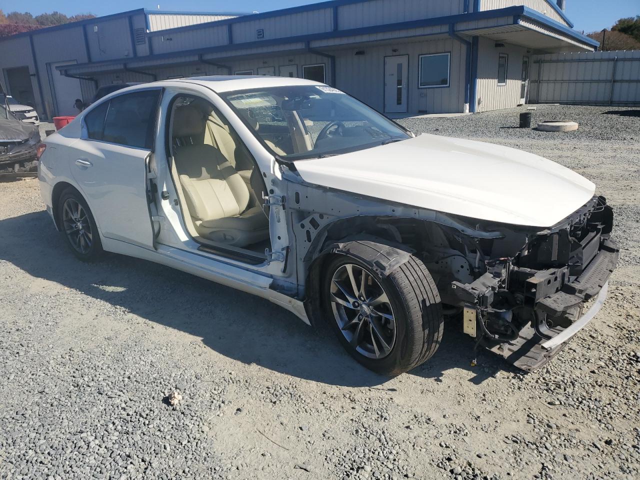 INFINITI Q50 PREMIUM