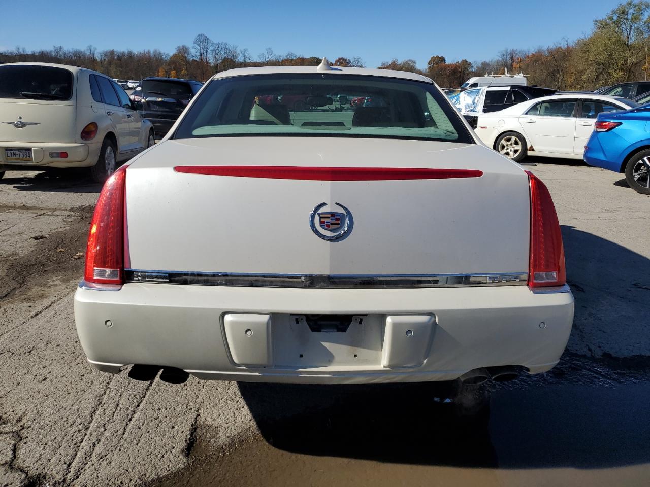 CADILLAC DTS LUXURY COLLECTION