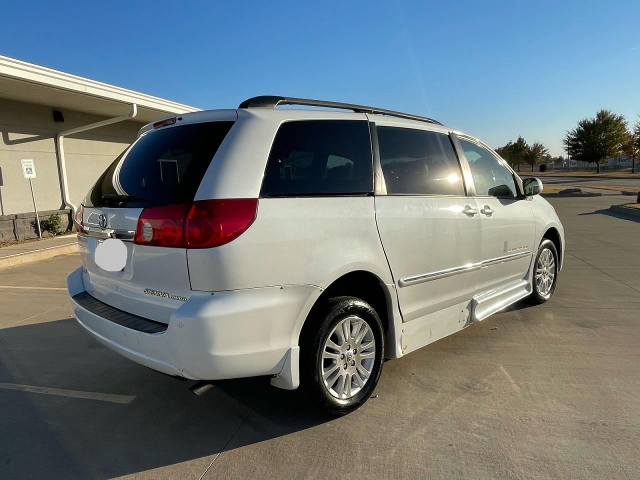 Lot #3290188214 2007 TOYOTA SIENNA XLE