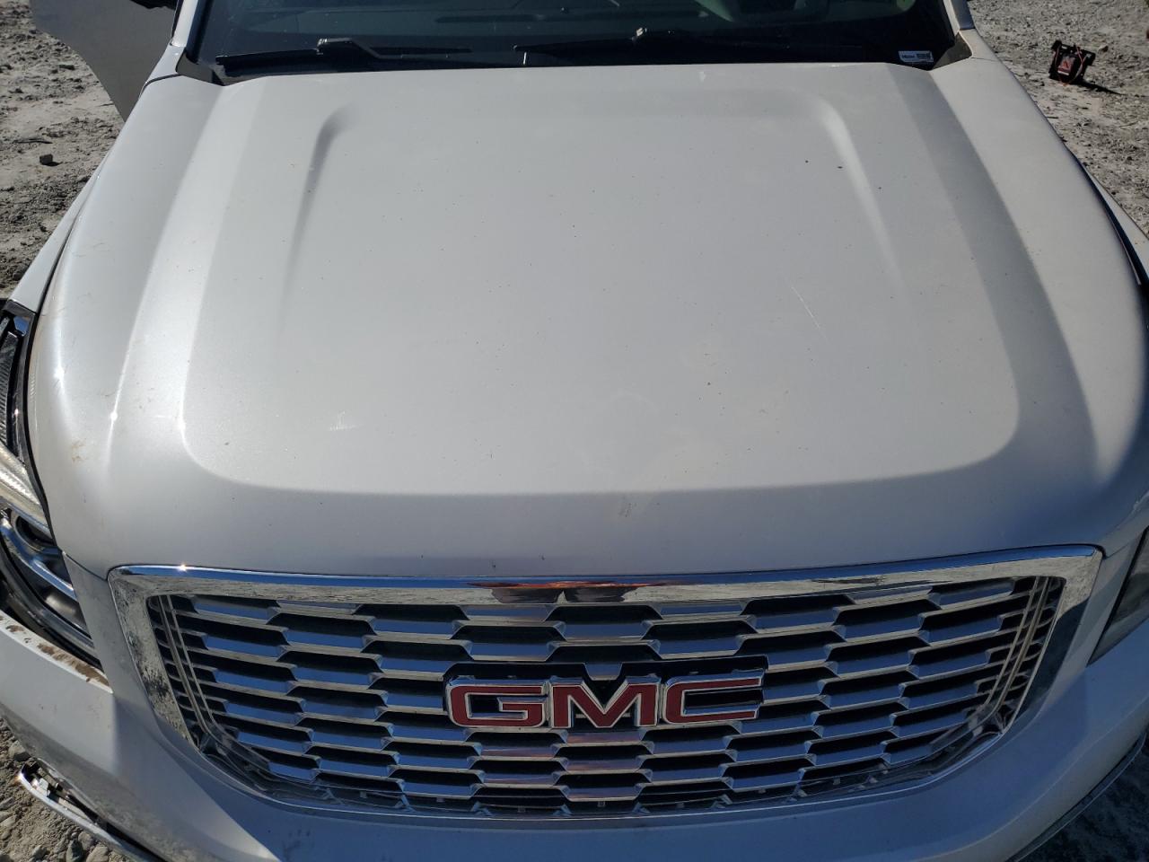GMC YUKON DENALI