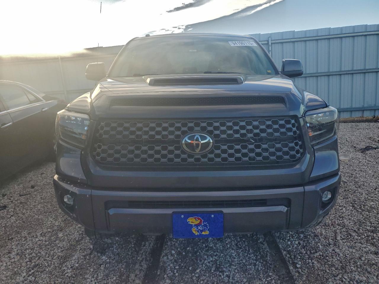 TOYOTA TUNDRA CREWMAX SR5