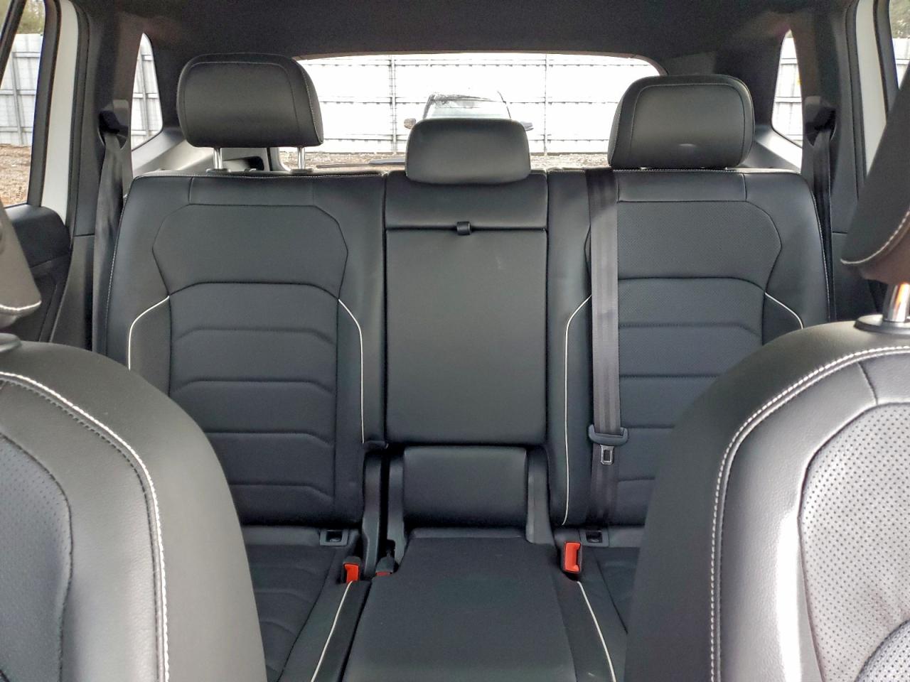 VOLKSWAGEN TIGUAN SEL R-LINE BLACK