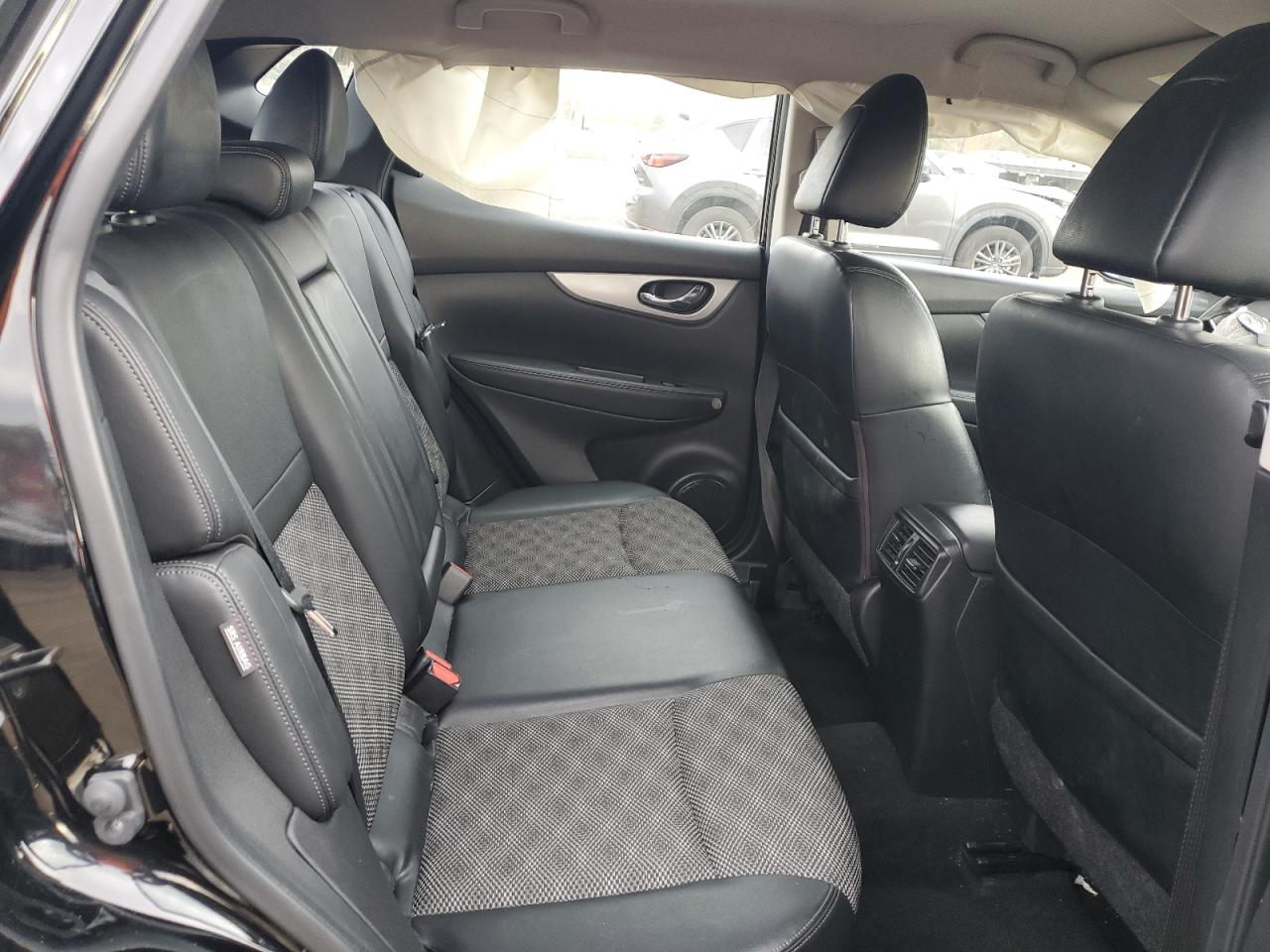 NISSAN ROGUE SPORT S