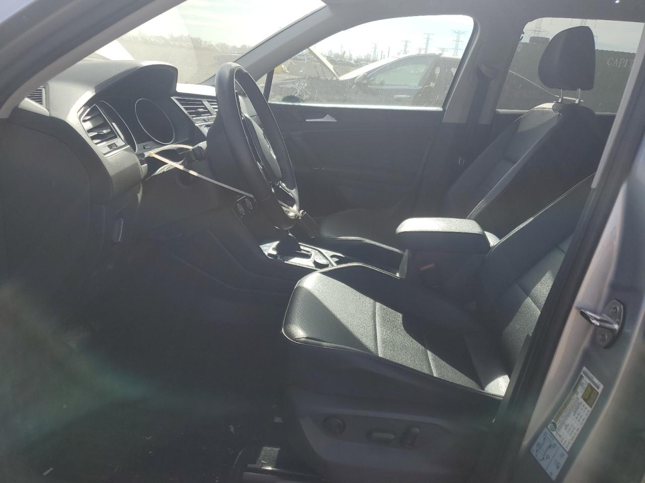 VOLKSWAGEN TIGUAN SE