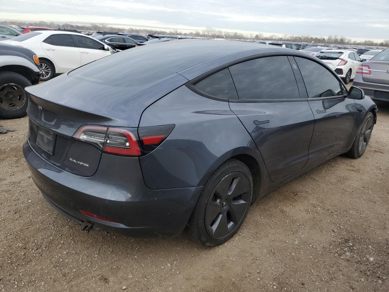 TESLA MODEL 3
