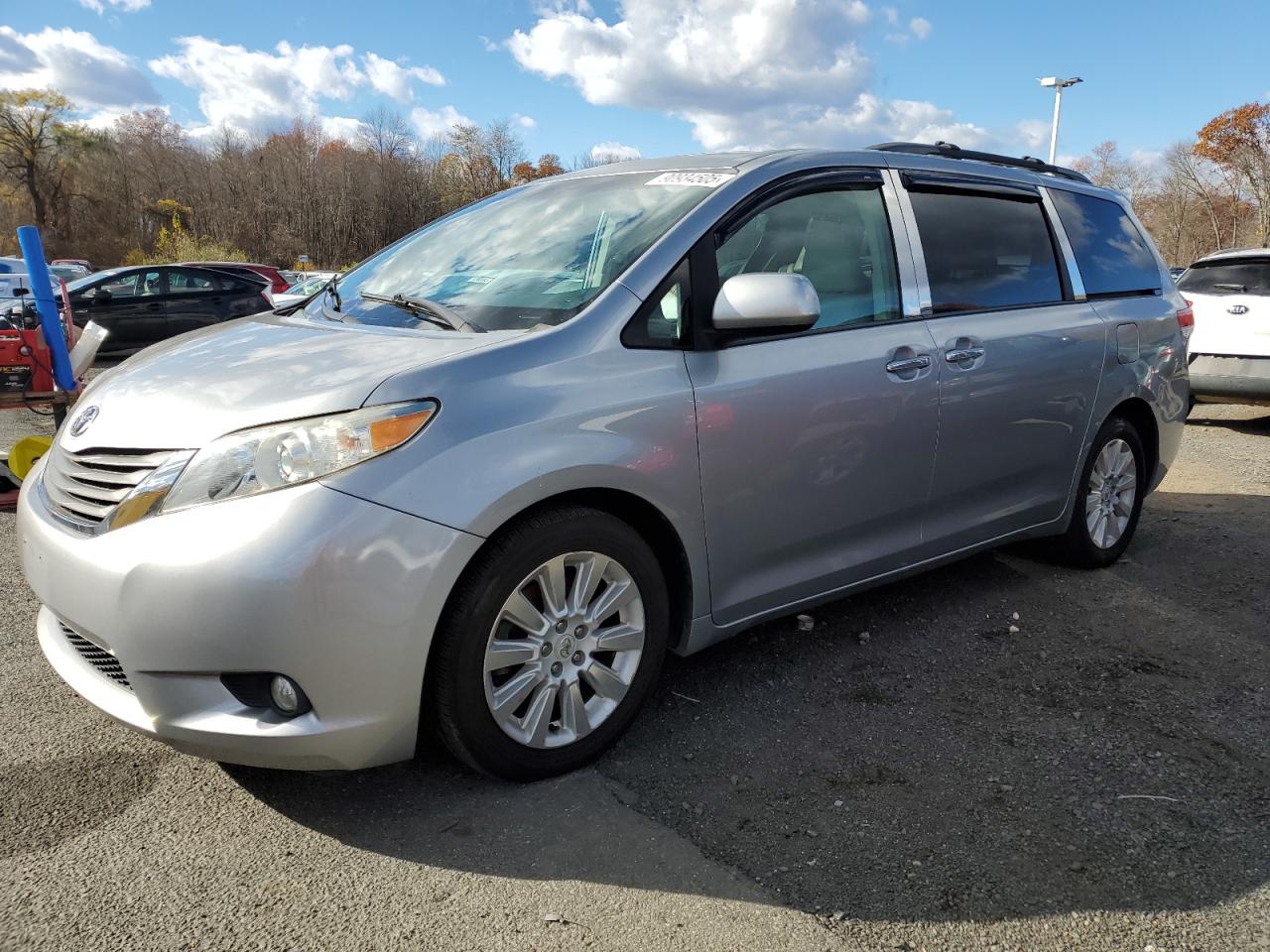 TOYOTA SIENNA XLE