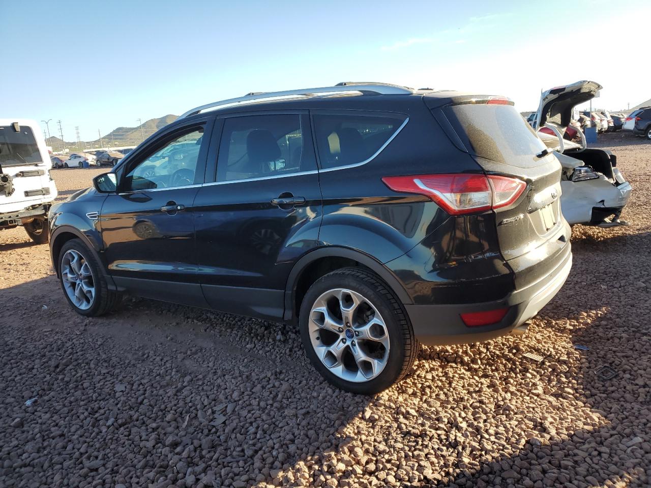 FORD ESCAPE TITANIUM