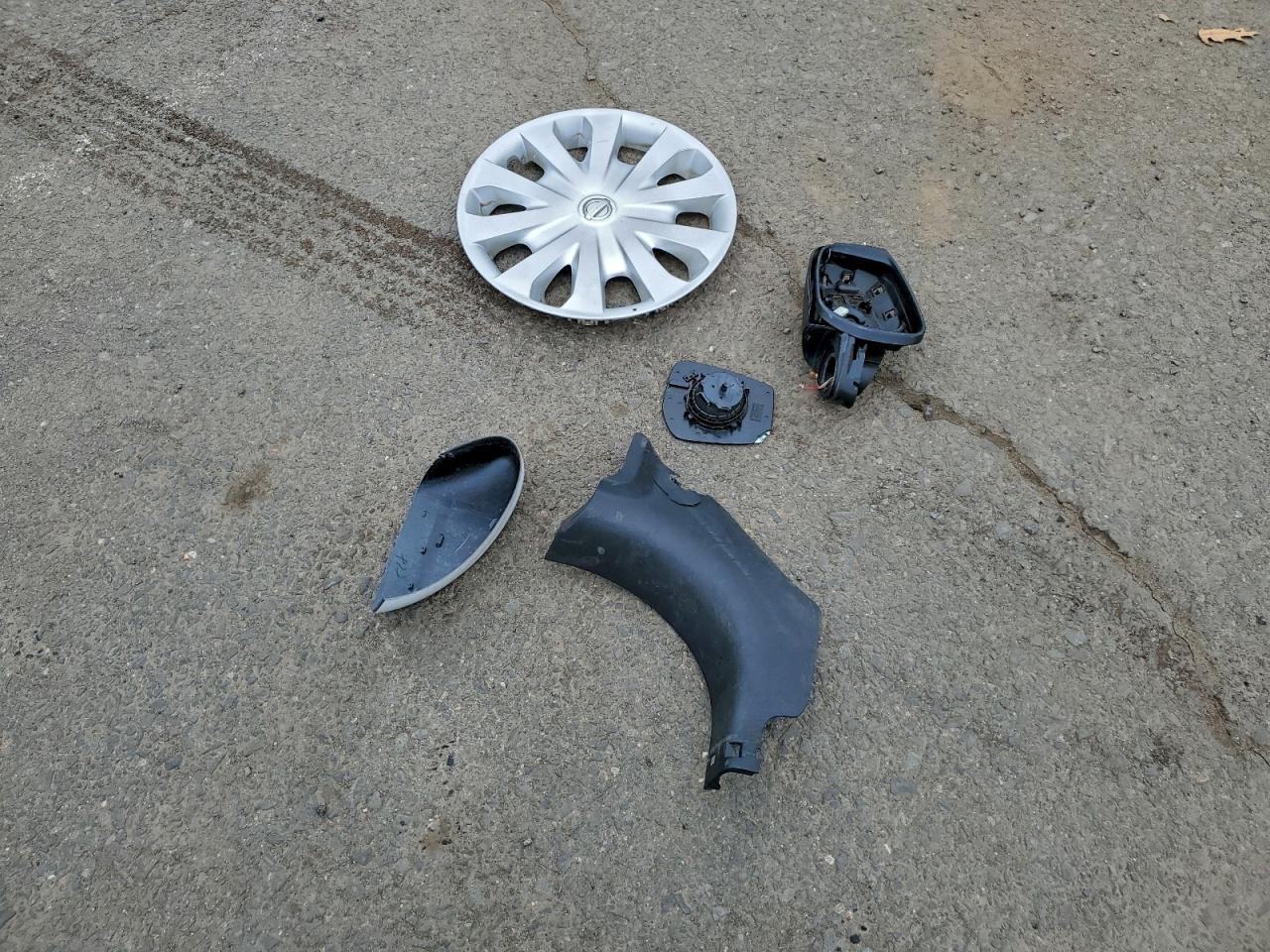 Lot #3315690714 2016 NISSAN VERSA S