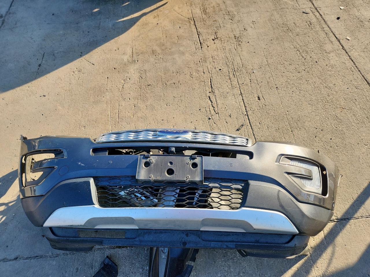 FORD EXPLORER PLATINUM