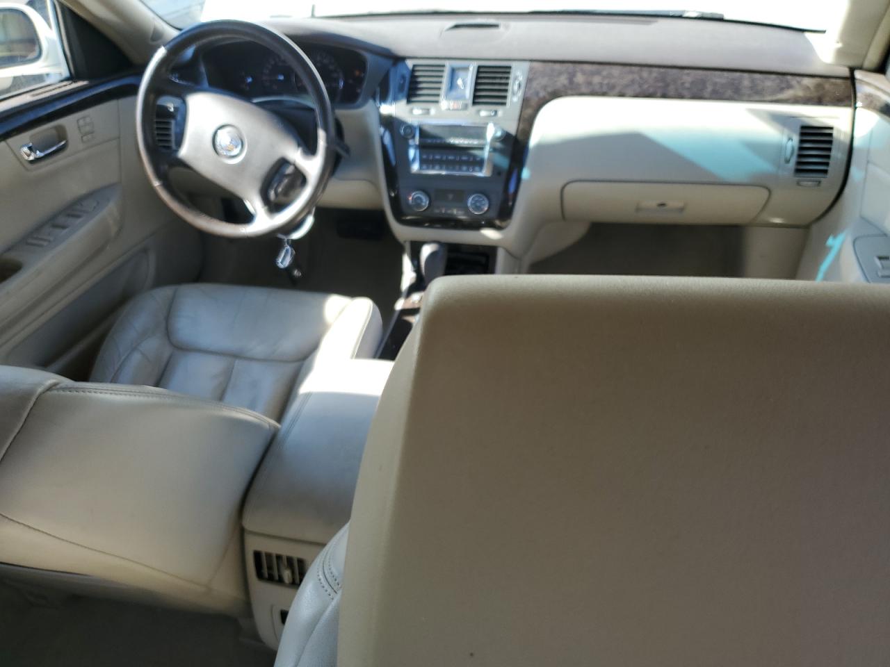 CADILLAC DTS LUXURY COLLECTION