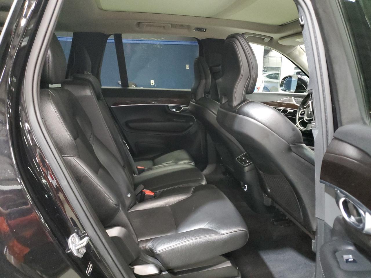 VOLVO XC90 T6 MOMENTUM