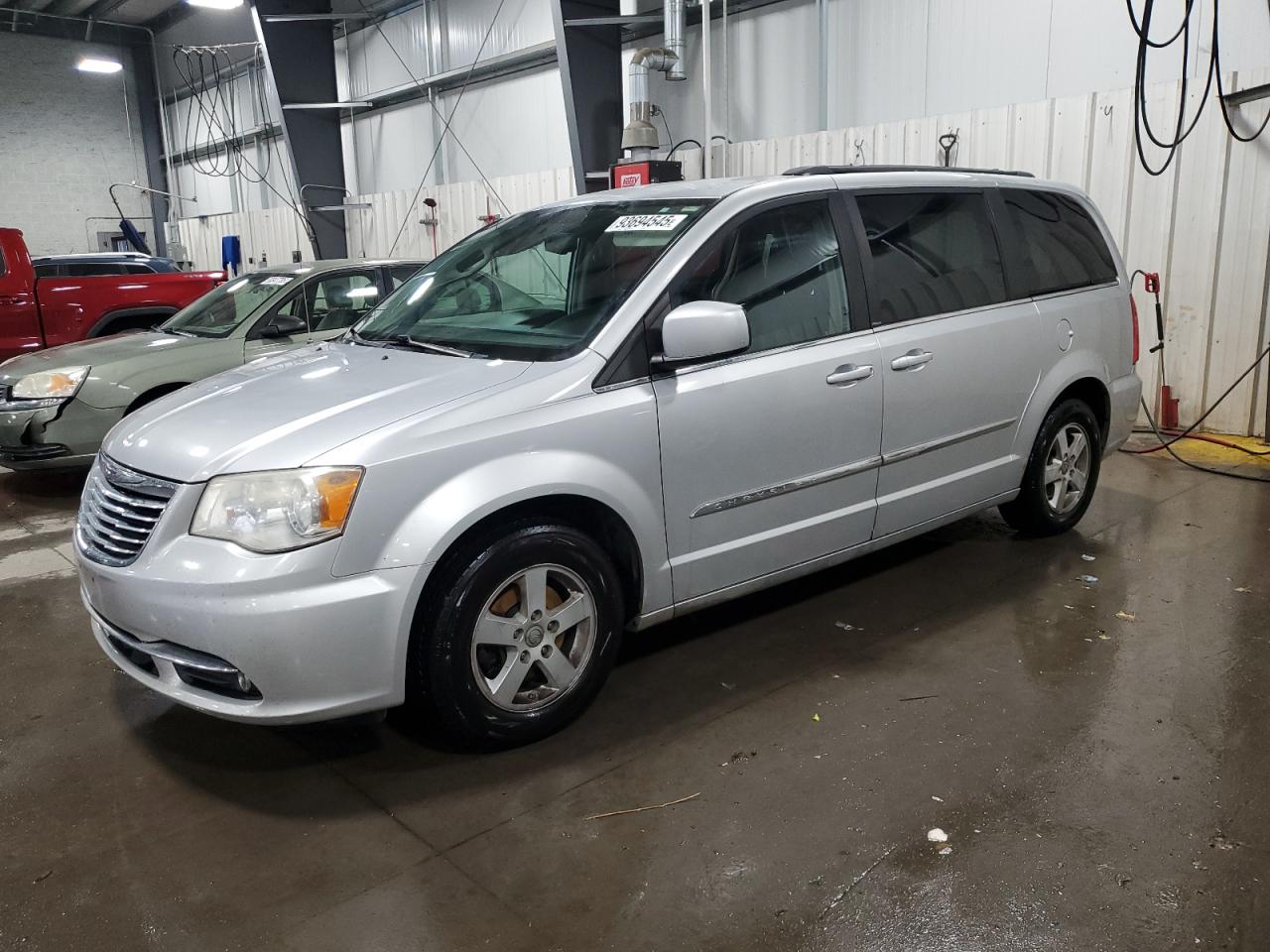 CHRYSLER TOWN & COUNTRY TOURING
