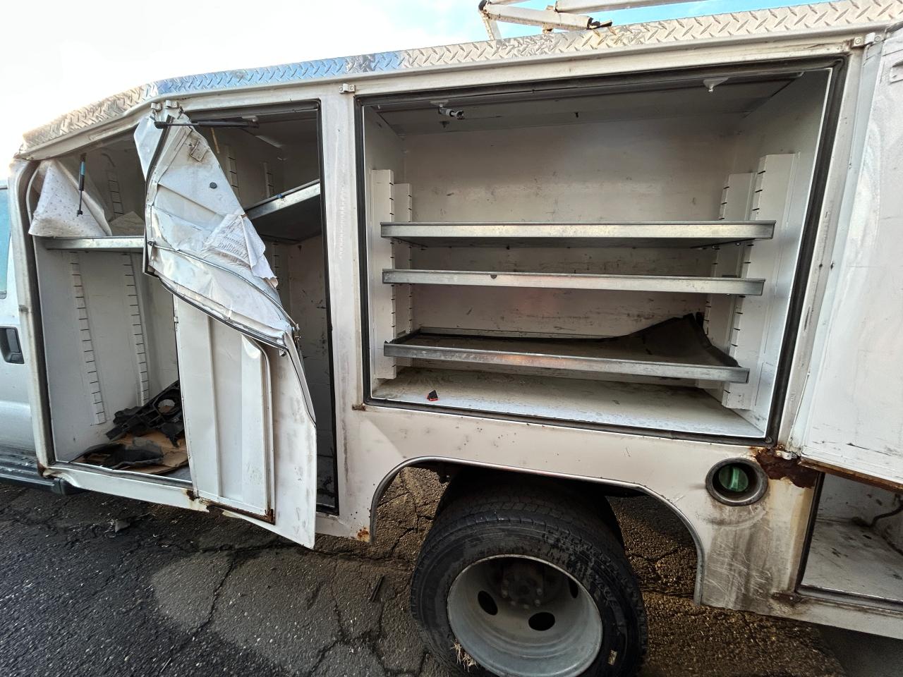 FORD F-550 SUPER DUTY