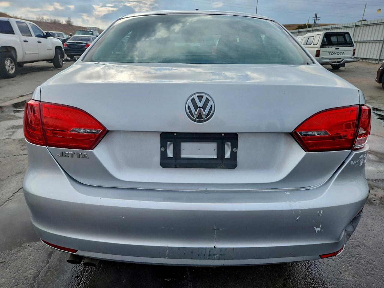 VOLKSWAGEN JETTA BASE