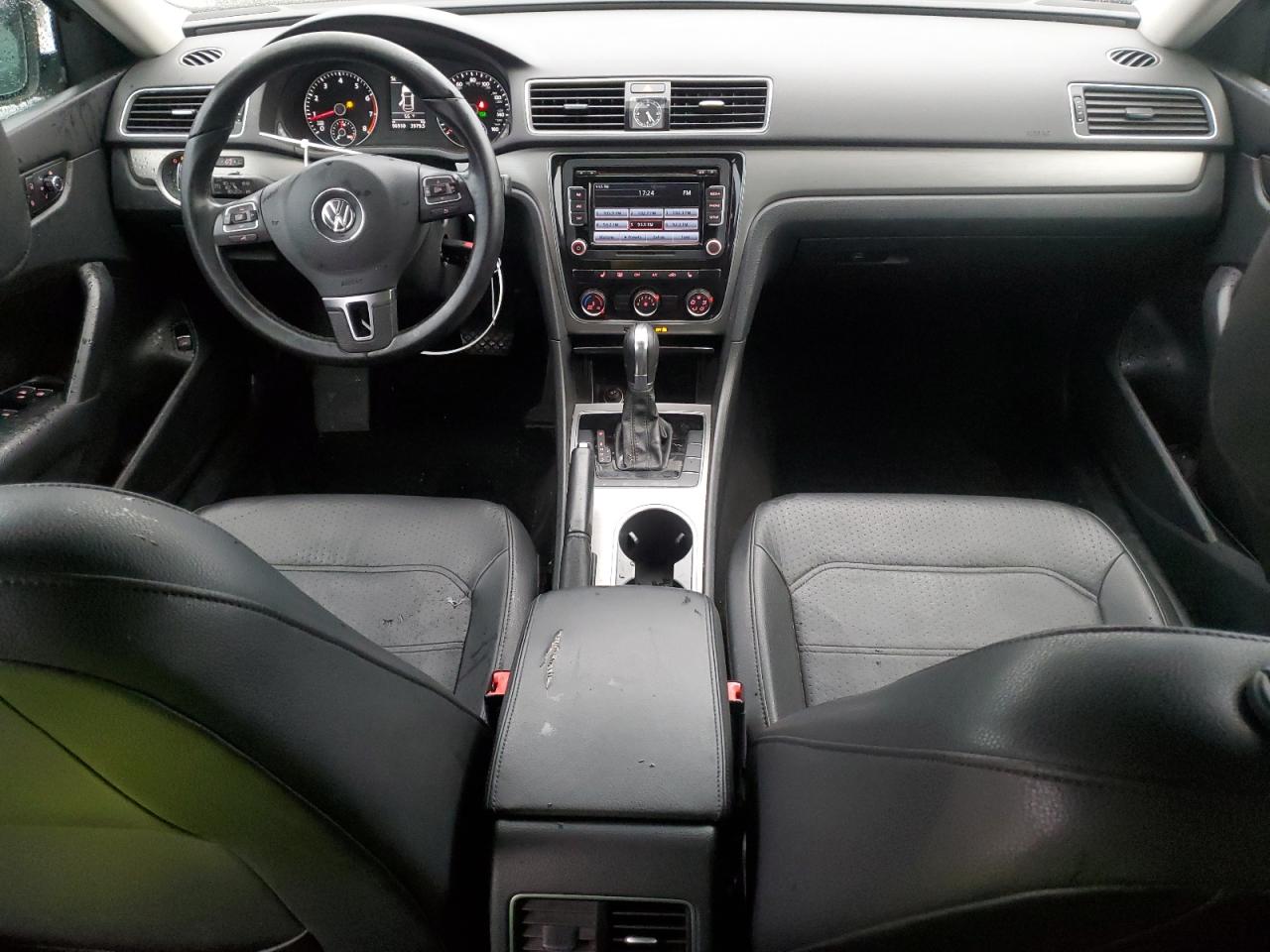 VOLKSWAGEN PASSAT SE