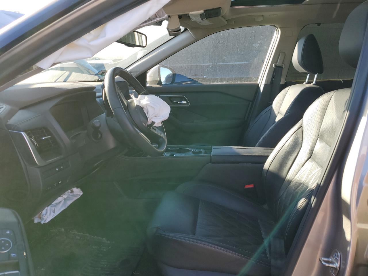 NISSAN ROGUE PLATINUM