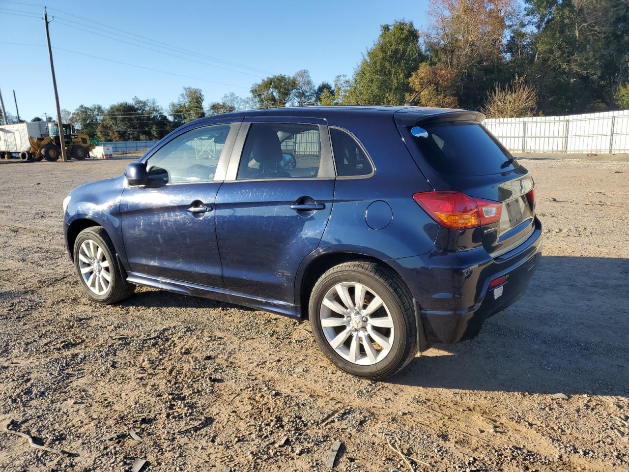 MITSUBISHI OUTLANDER SE