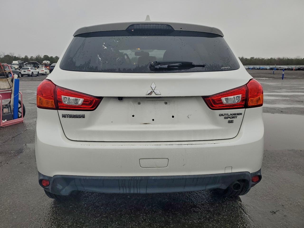 MITSUBISHI OUTLANDER ES