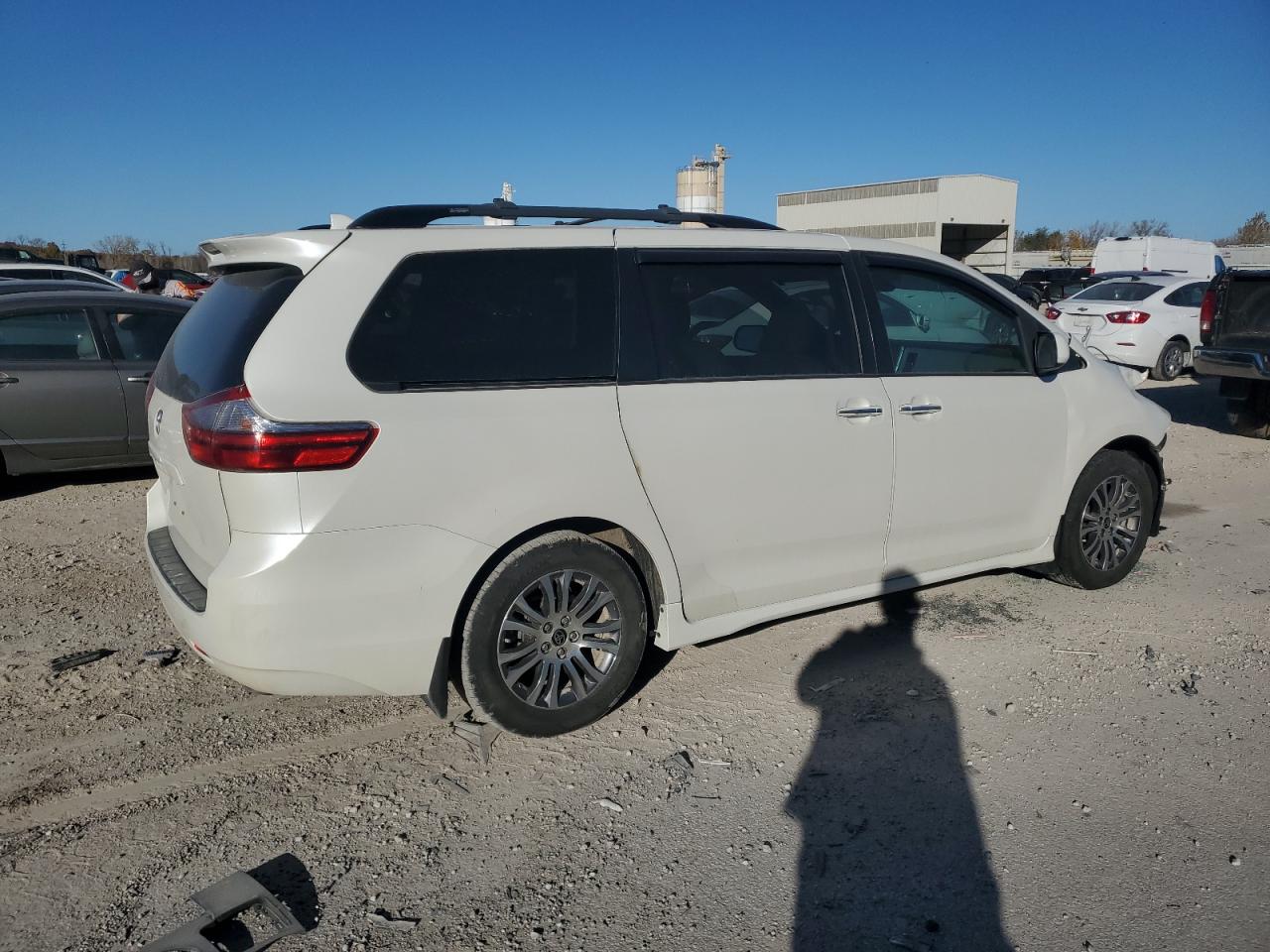 TOYOTA SIENNA XLE