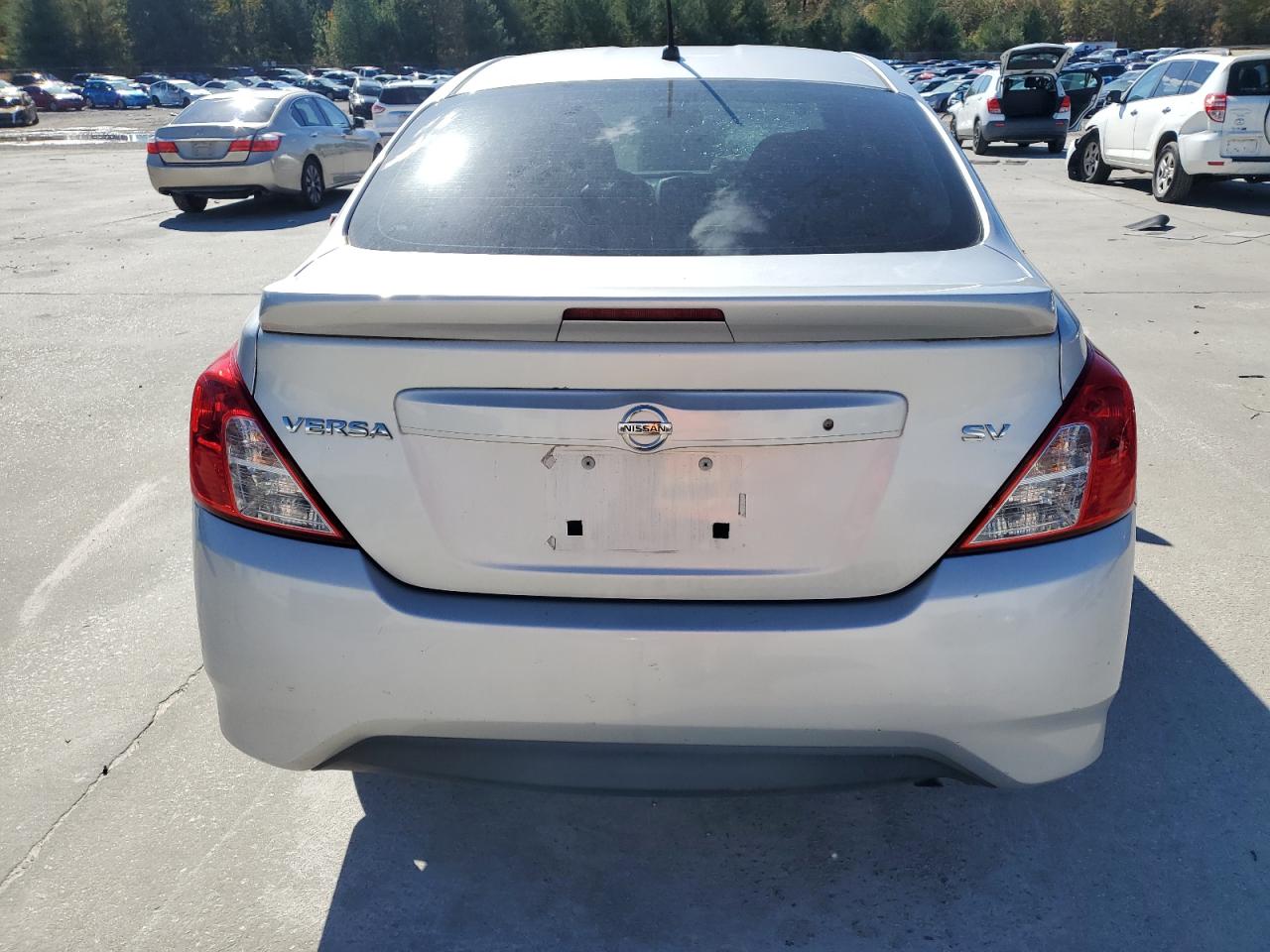 NISSAN VERSA S