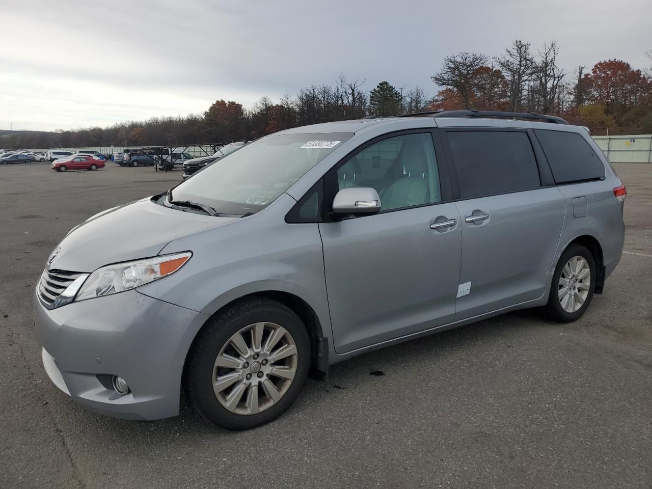 TOYOTA SIENNA XLE