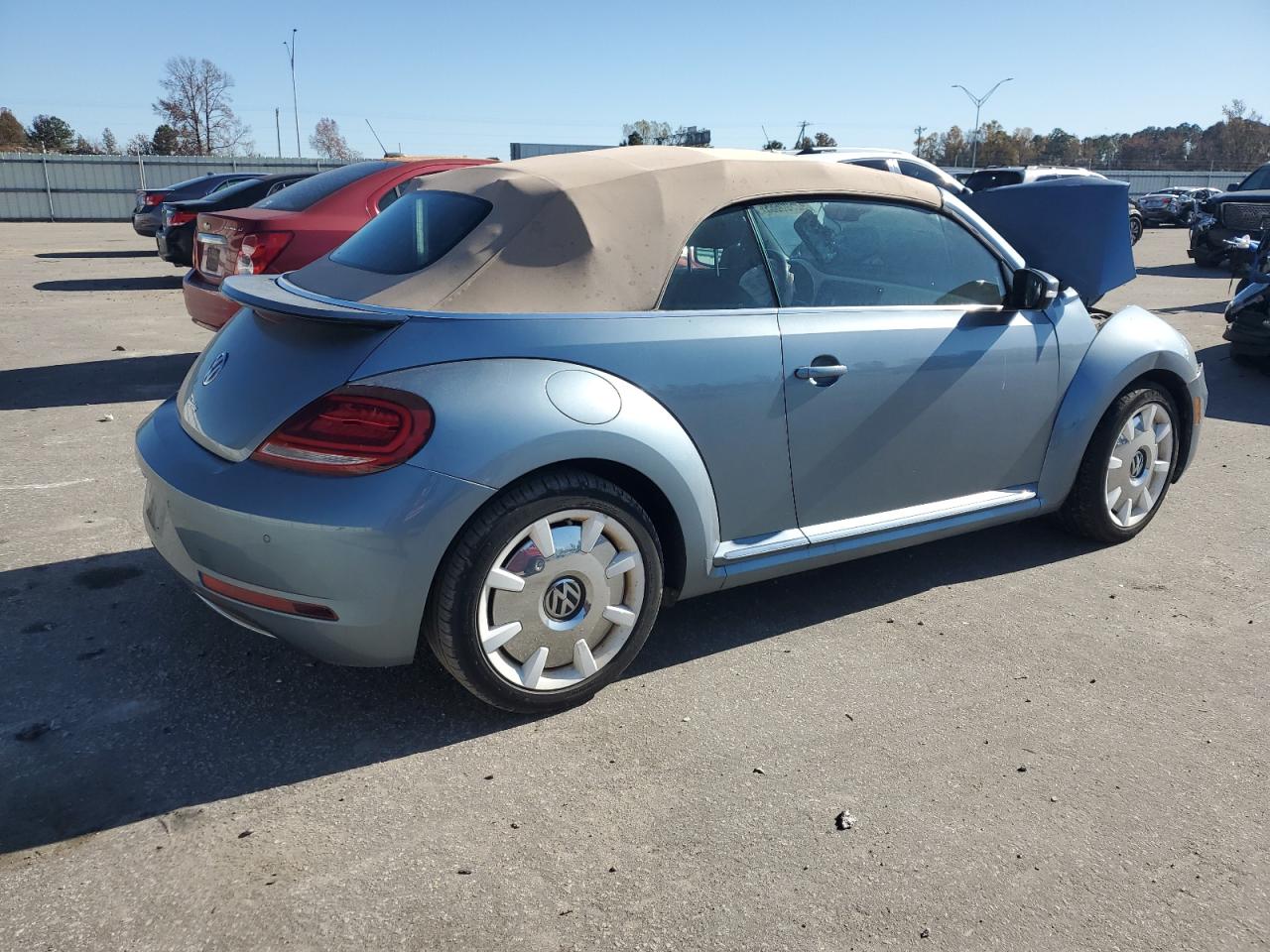 VOLKSWAGEN BEETLE S