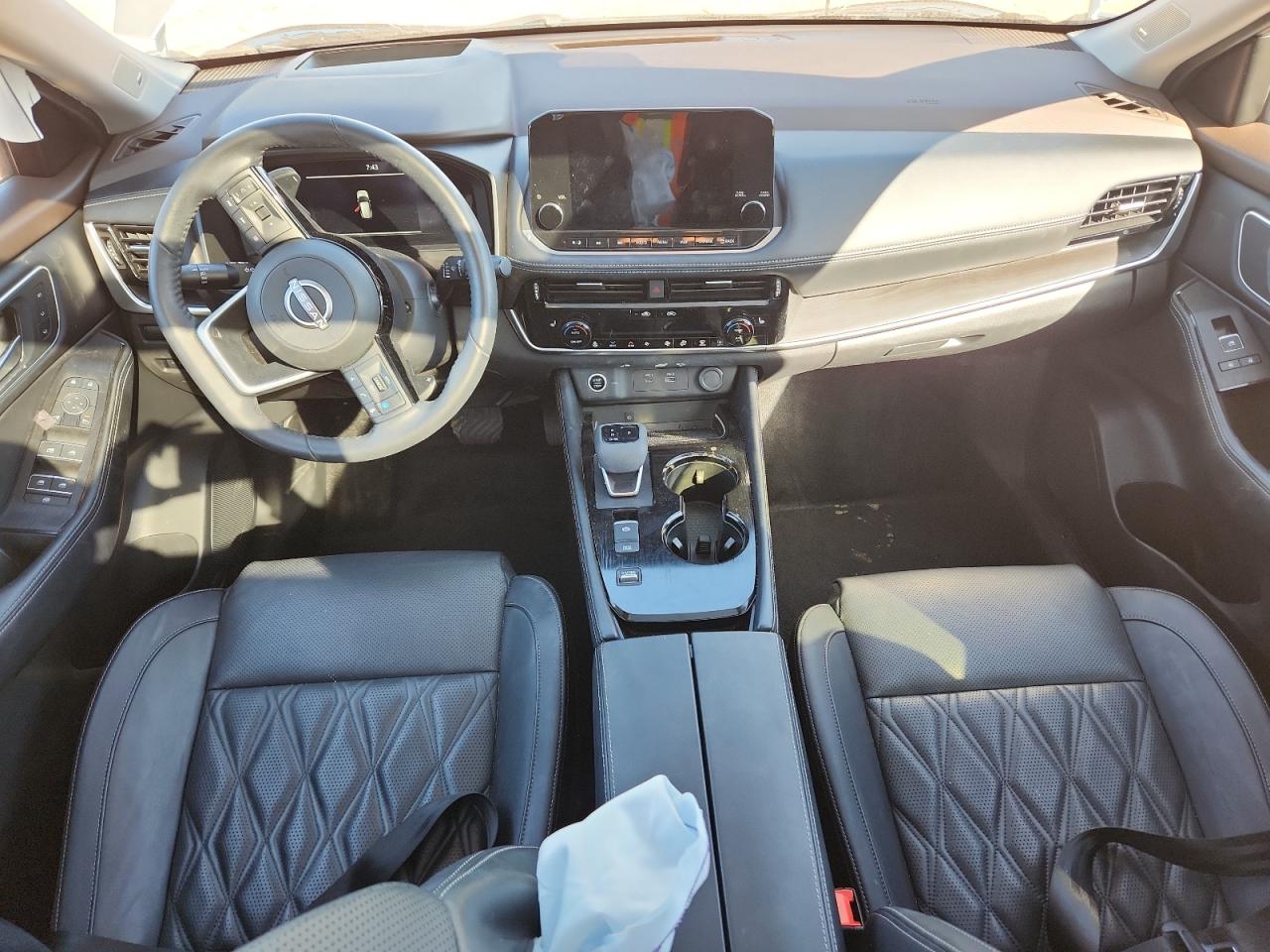 NISSAN ROGUE PLATINUM