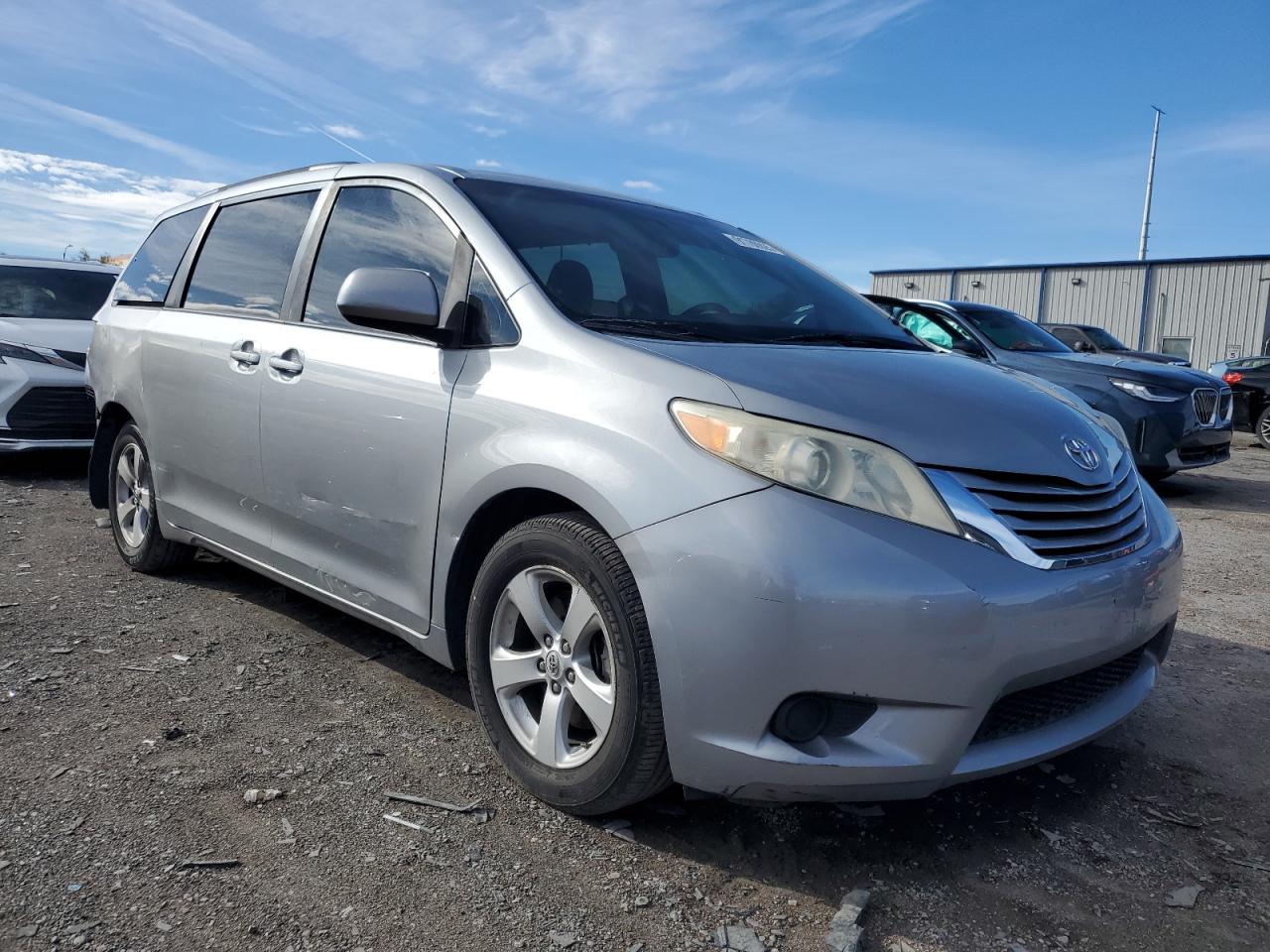 Lot #3291355132 2016 TOYOTA SIENNA LE