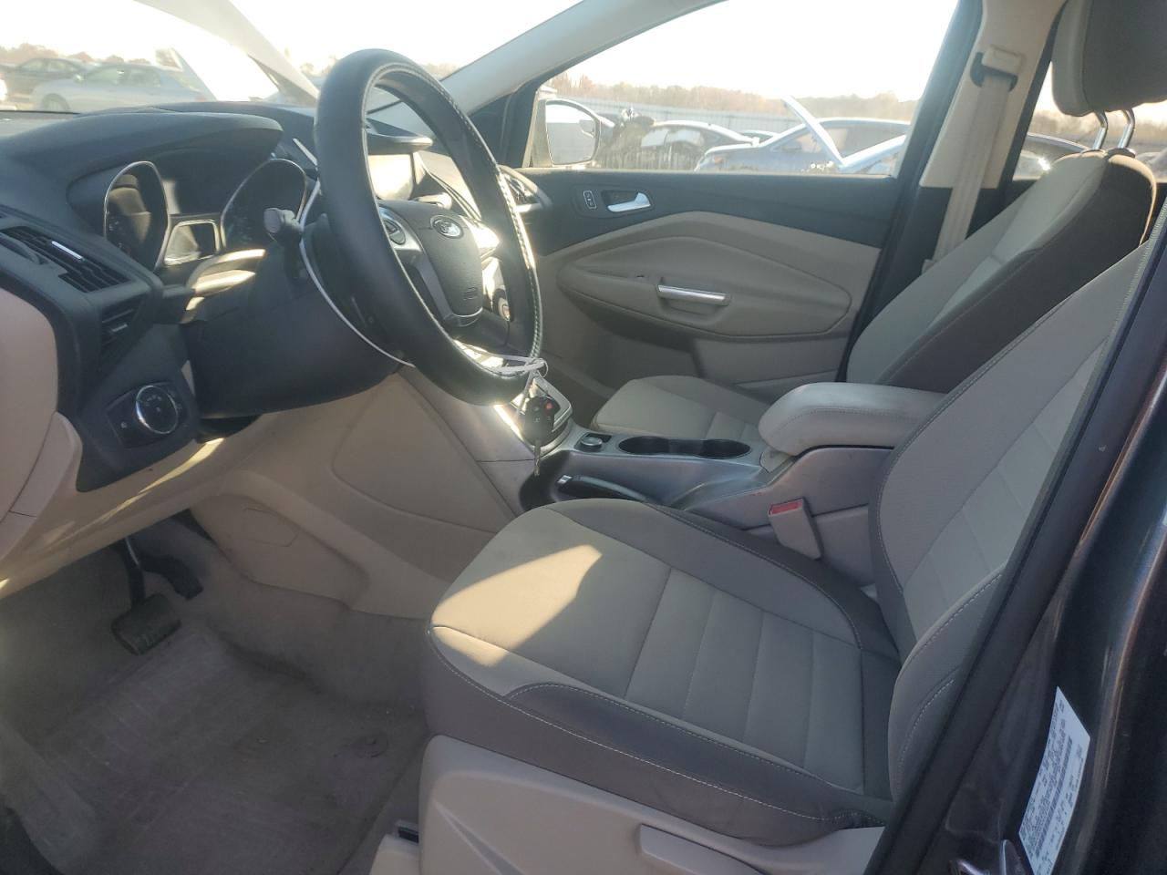 FORD ESCAPE SE