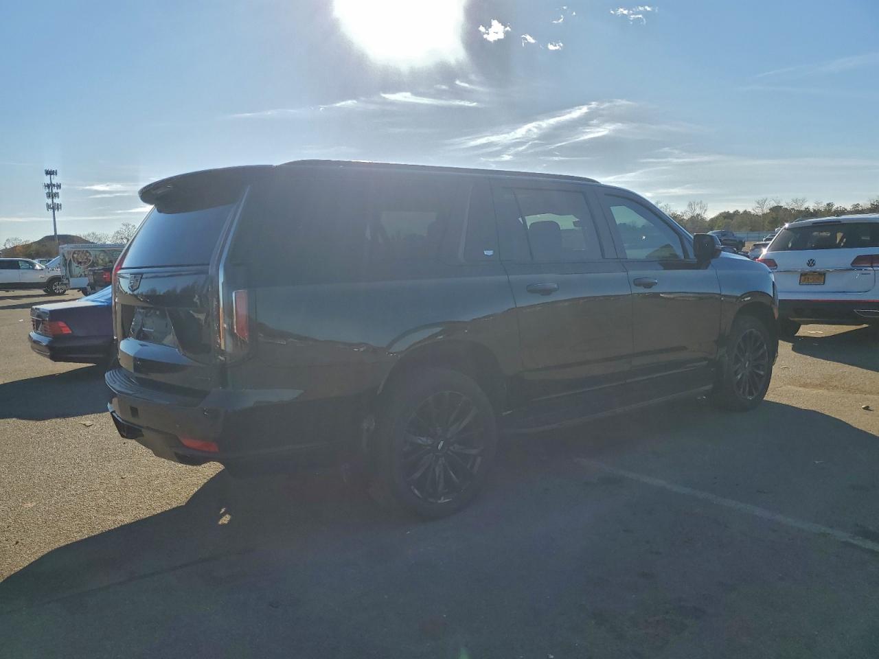 Lot #3302650030 2023 CADILLAC ESCALADE E