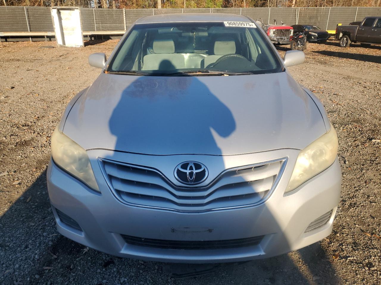TOYOTA CAMRY BASE