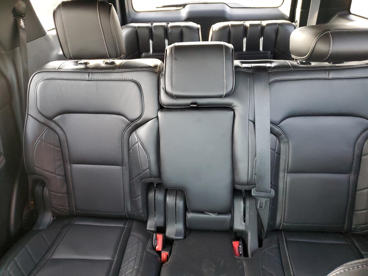 FORD EXPLORER PLATINUM