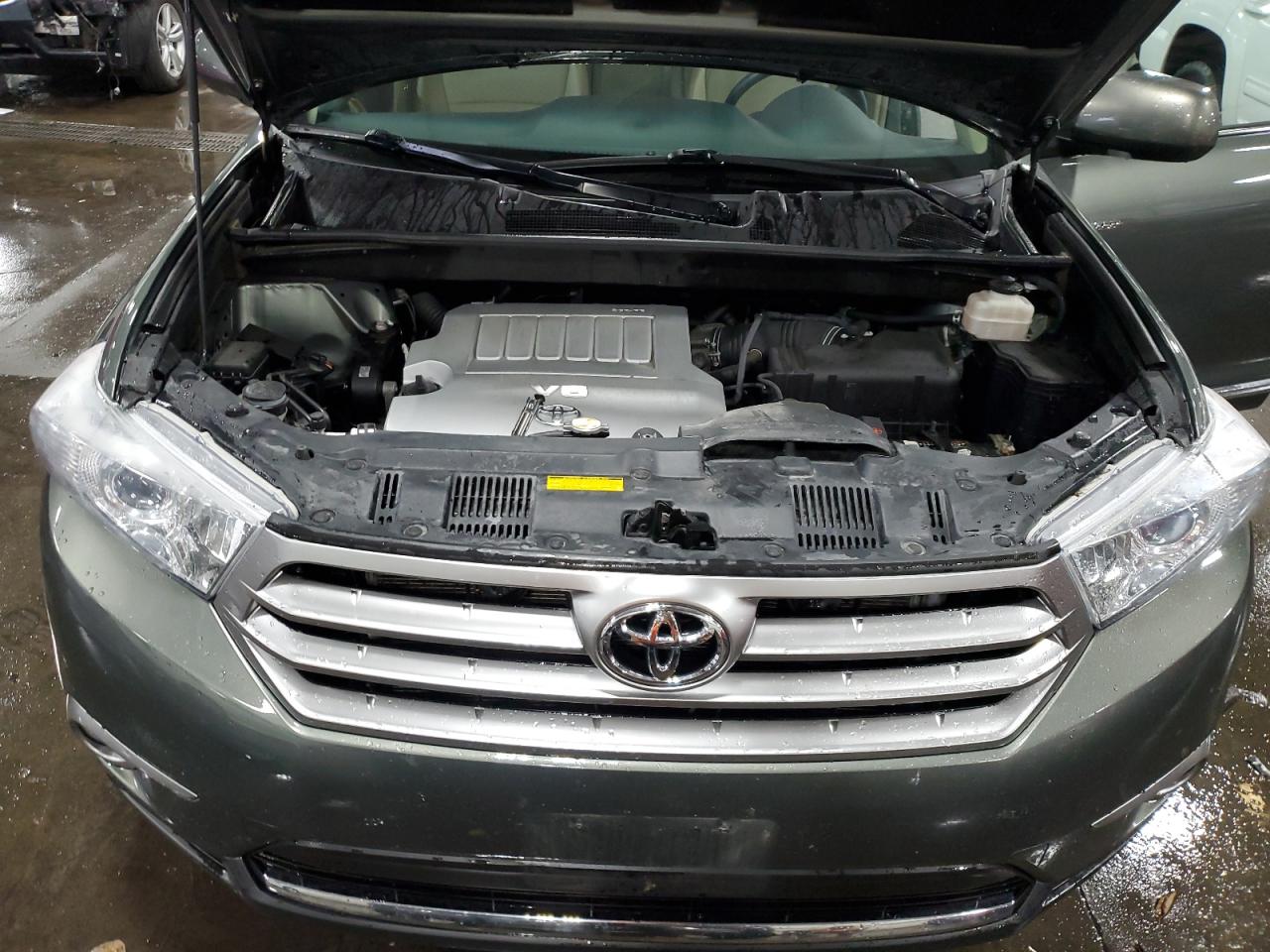TOYOTA HIGHLANDER LIMITED