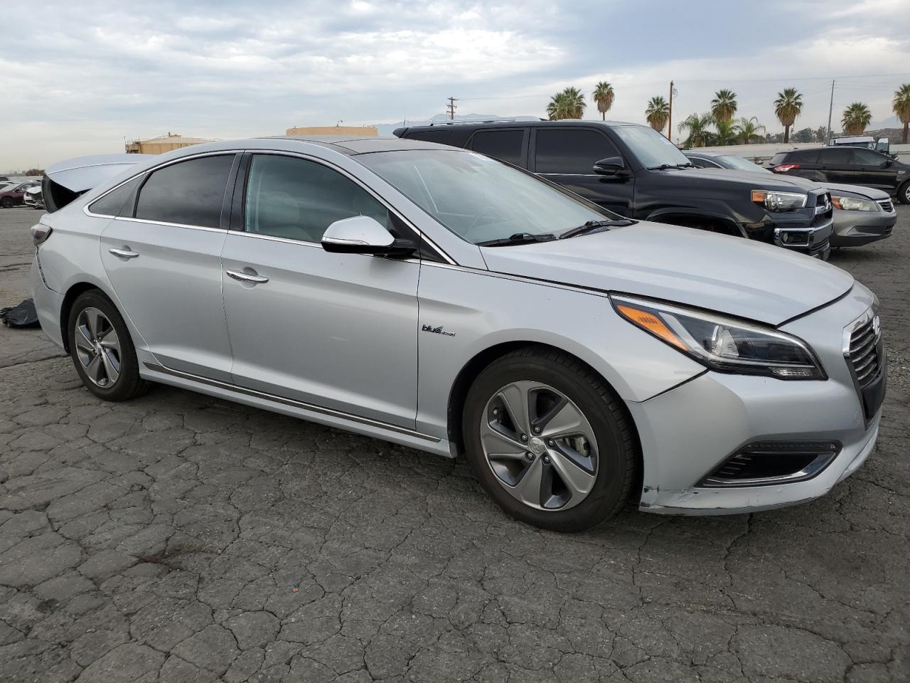 HYUNDAI SONATA HYBRID