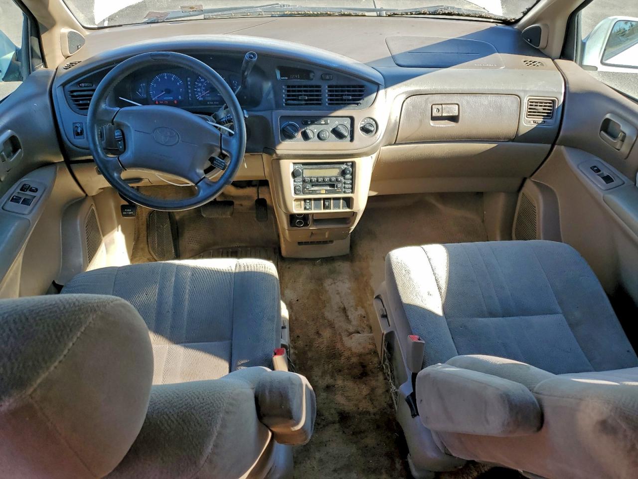 Lot #3294560065 2002 TOYOTA SIENNA LE