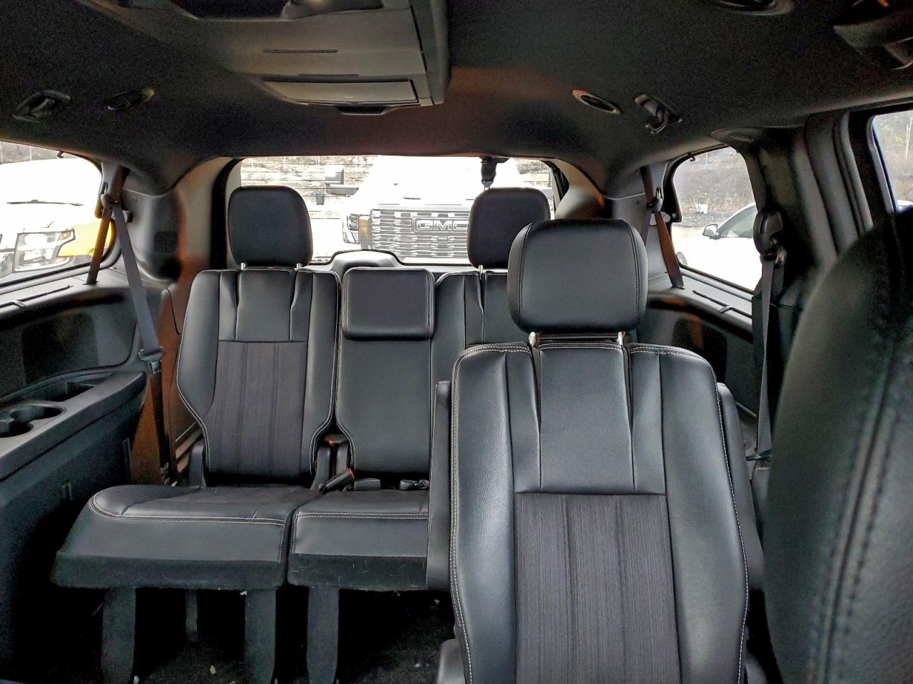 CHRYSLER TOWN & COUNTRY S