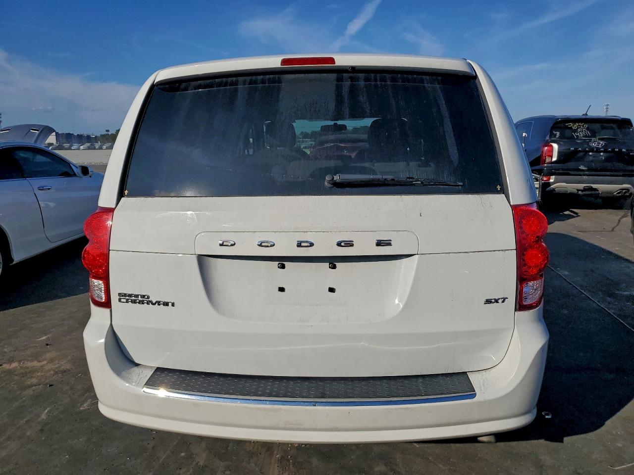 Lot #3310414012 2014 DODGE GRAND CARA