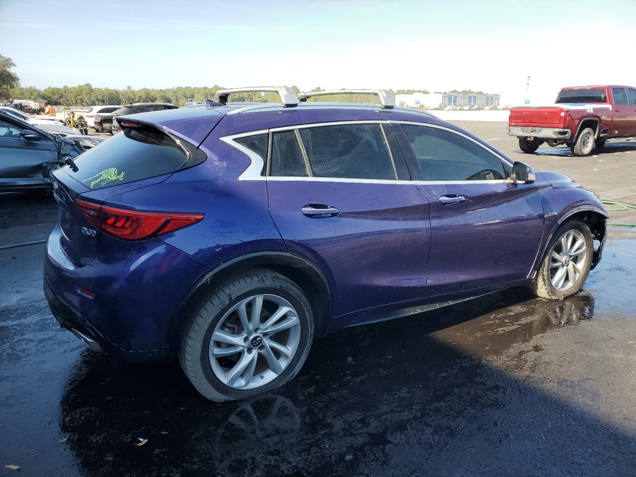 INFINITI QX30 PURE