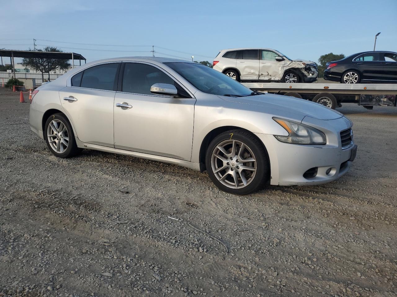 NISSAN MAXIMA S
