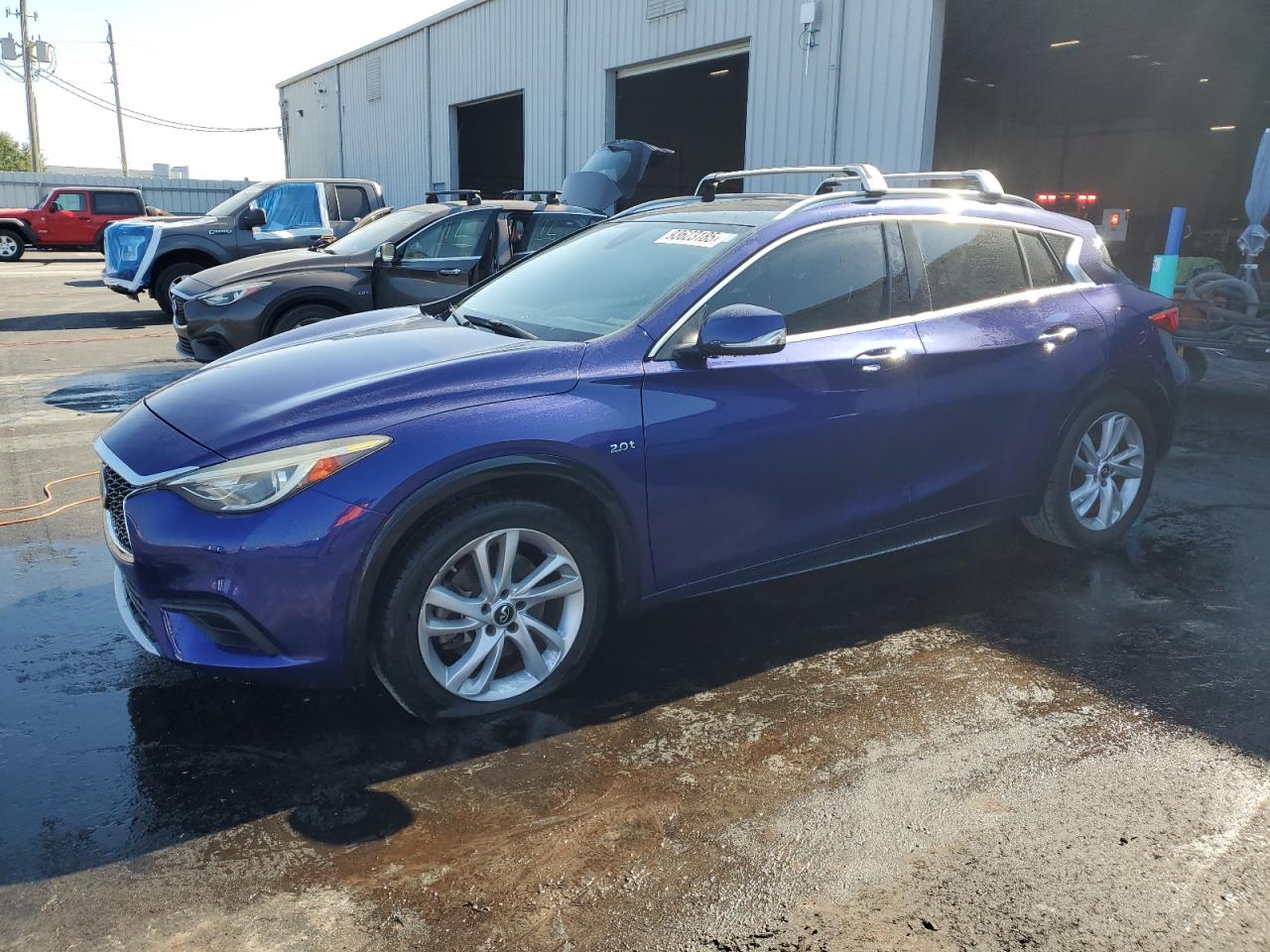 INFINITI QX30 PURE