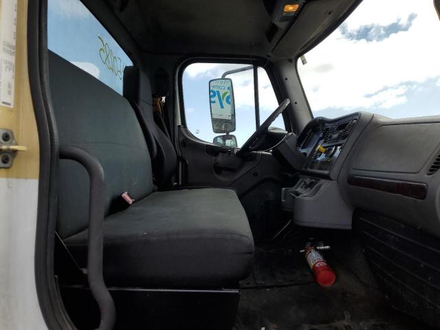 2015 FREIGHTLINER M2 106 MED #3304875552