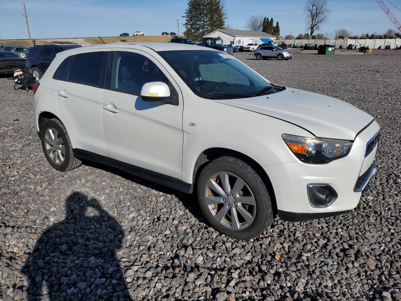 MITSUBISHI OUTLANDER ES