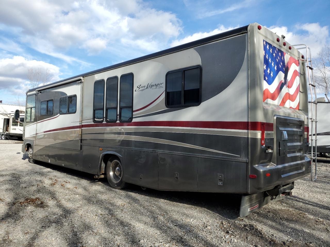 Lot #3293292435 2004 WORKHORSE CUSTOM CHASSIS MOTORHOME