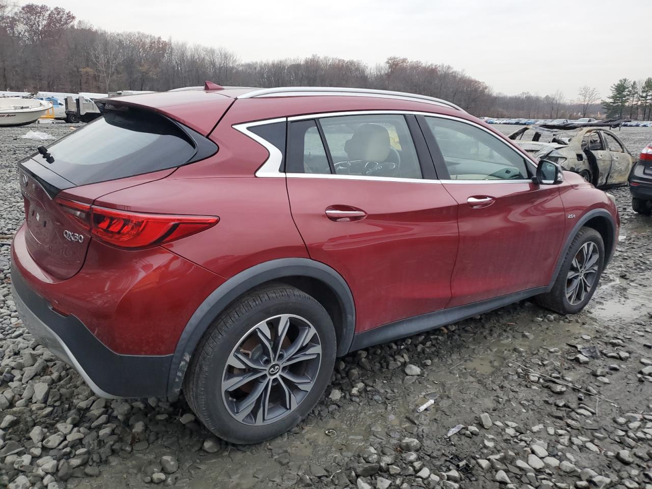 INFINITI QX30 BASE