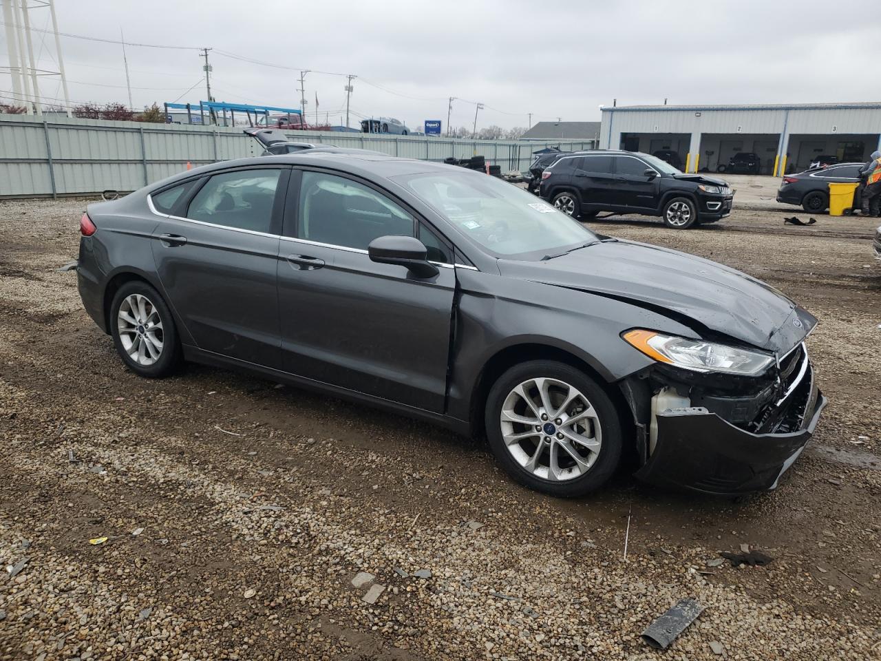 FORD FUSION SE