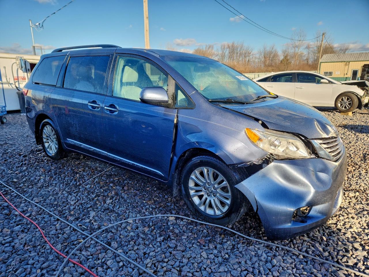 TOYOTA SIENNA XLE