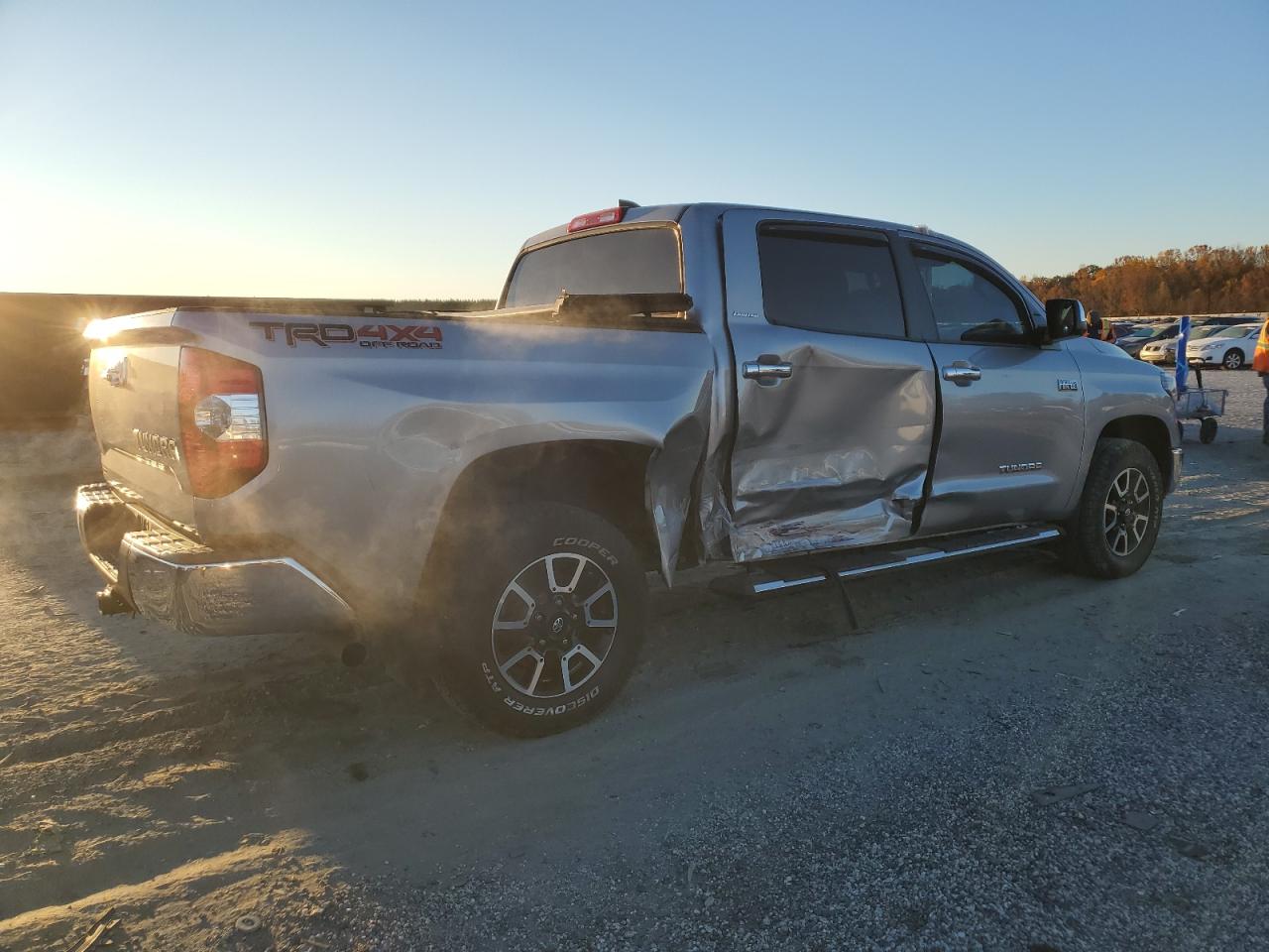 TOYOTA TUNDRA CREWMAX LIMITED