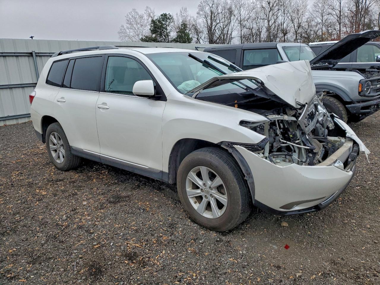 TOYOTA HIGHLANDER BASE