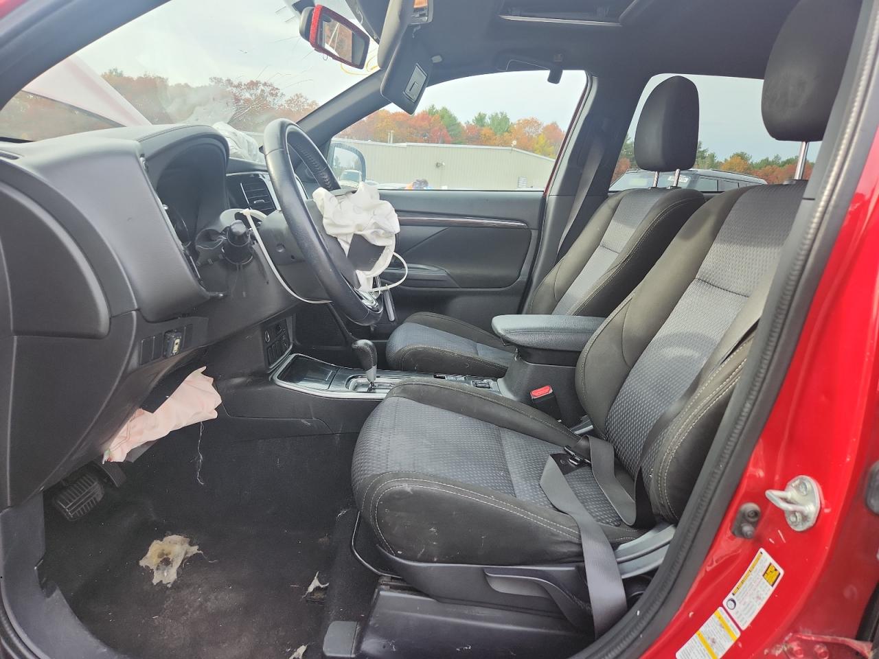 MITSUBISHI OUTLANDER SE