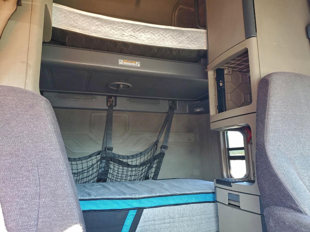 Lot #3284687335 2019 FREIGHTLINER CASCADIA 1